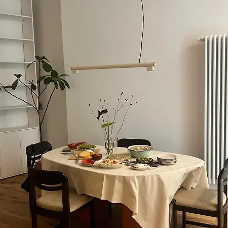 Διαμέρισμα Stylish Flat In The Heart Of Vibrant Kreuzberg *